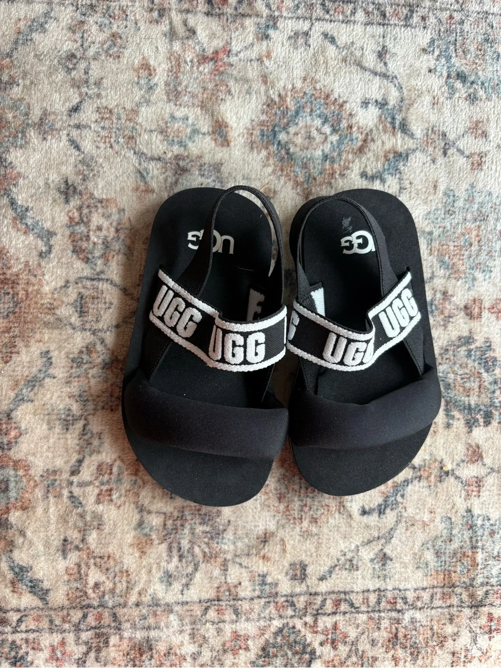 Toddler Girls Uggs size 8 USA Black & White